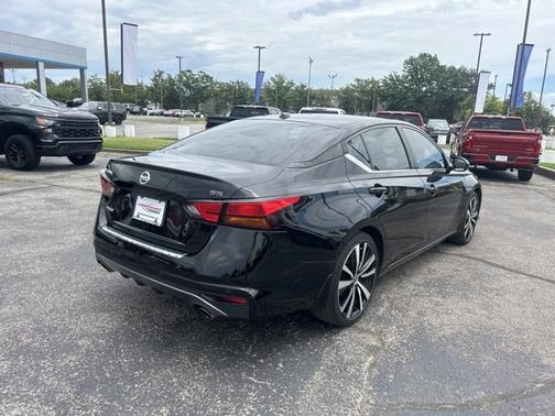 2022 Nissan Altima 2.5 SR
