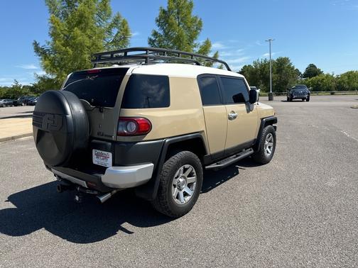 2014 Toyota FJ Cruiser Base