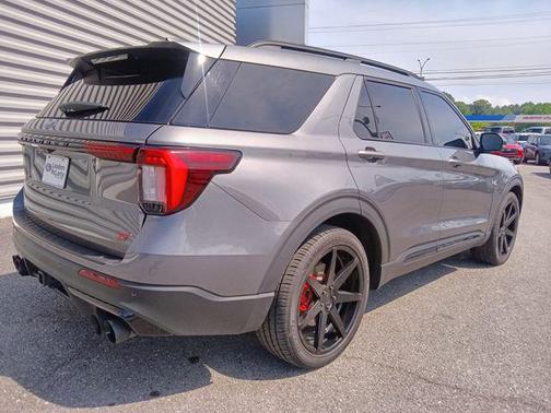 Carbonized Gray Metallic 2025 Ford Explorer ST