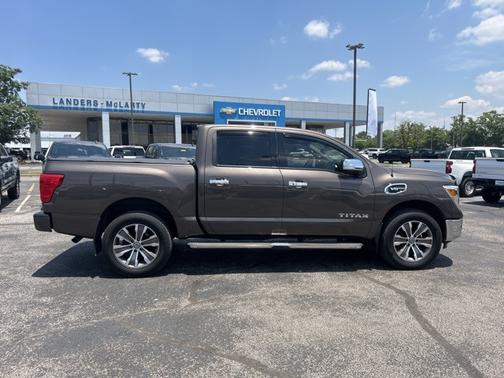 2017 Nissan Titan SL