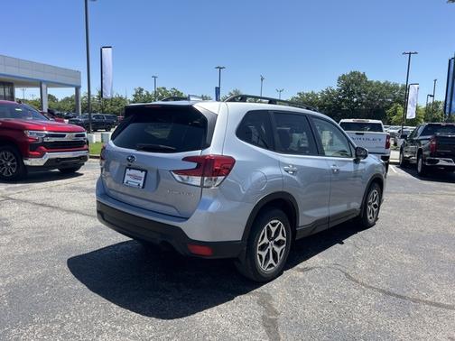 2023 Subaru Forester Premium