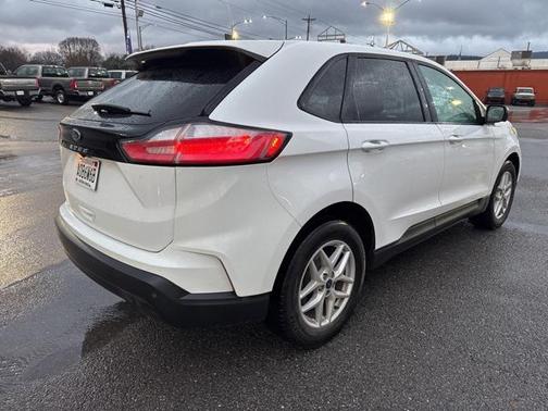 2021 Ford Edge SE
