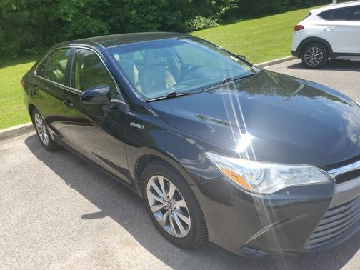 2017 Toyota Camry Hybrid XLE