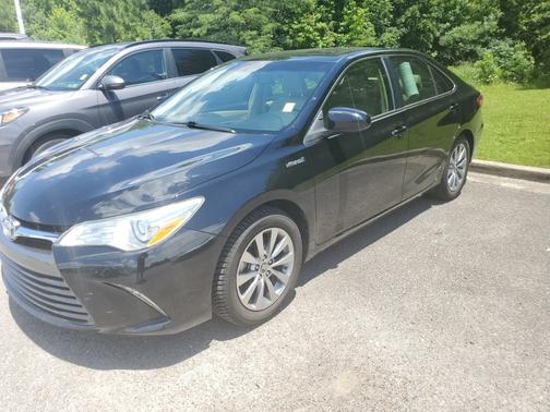 2017 Toyota Camry Hybrid XLE