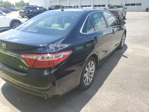 2017 Toyota Camry Hybrid XLE