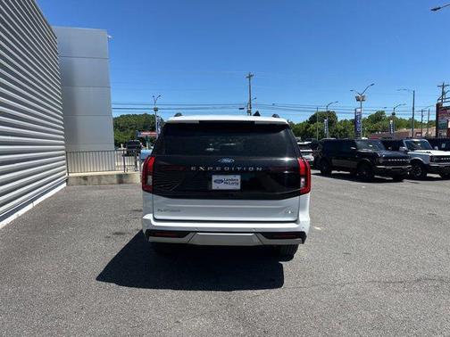 Oxford White 2025 Ford Expedition Max Platinum