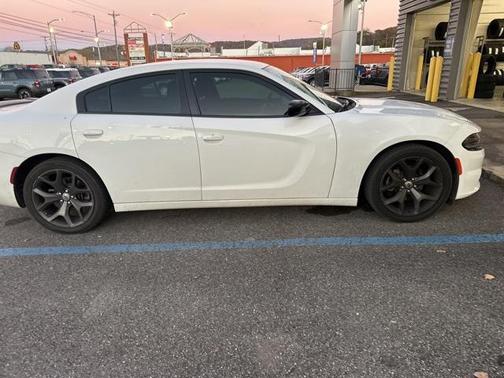 2017 Dodge Charger SE