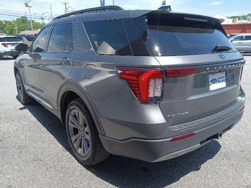 Carbonized Gray Metallic 2025 Ford Explorer Active