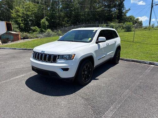 Bright White Clearcoat 2017 Jeep Grand Cherokee Laredo