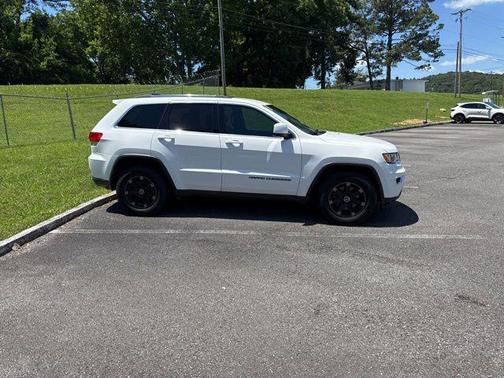 Bright White Clearcoat 2017 Jeep Grand Cherokee Laredo