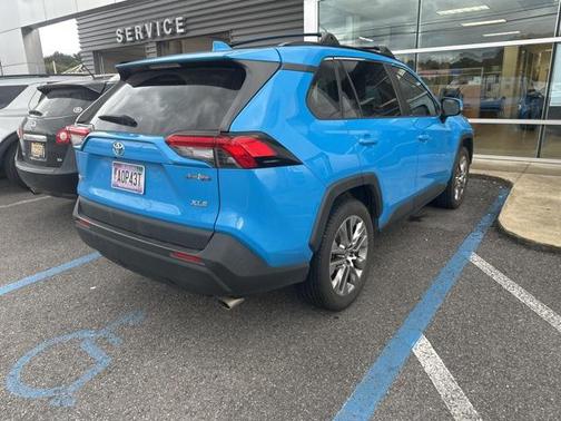 2020 Toyota RAV4 XLE Premium