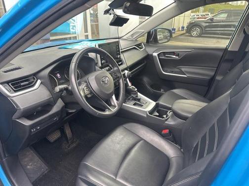 2020 Toyota RAV4 XLE Premium