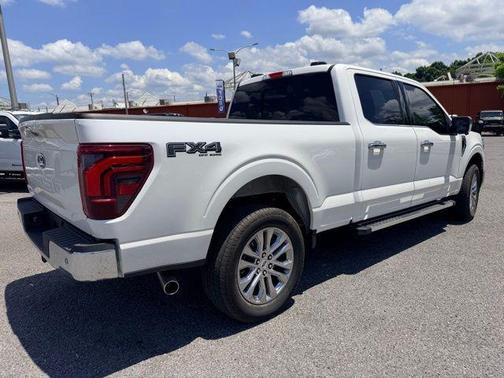 Star White Metallic Tri-Coat 2025 Ford F-150 Lariat