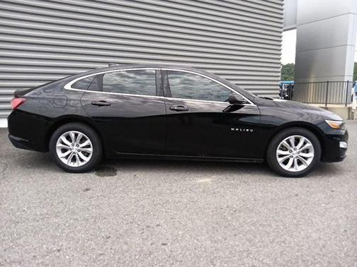 Mosaic Black Metallic 2019 Chevrolet Malibu LT