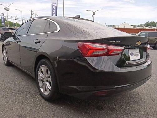 Mosaic Black Metallic 2019 Chevrolet Malibu LT