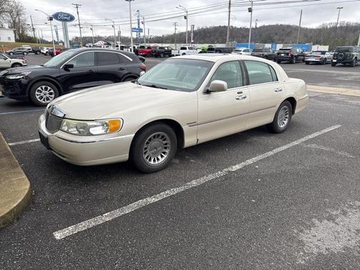2002 Lincoln Town Car Cartier