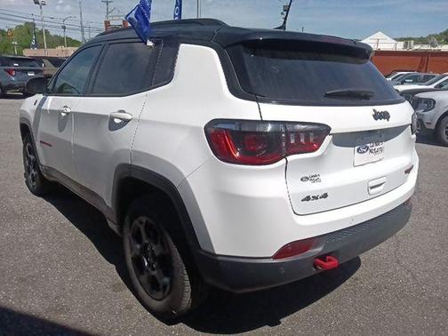 Bright White Clearcoat 2023 Jeep Compass Trailhawk