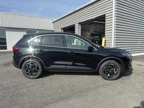 2026 Ford Escape Platinum