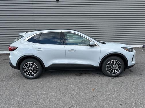 2025 Ford Escape SE