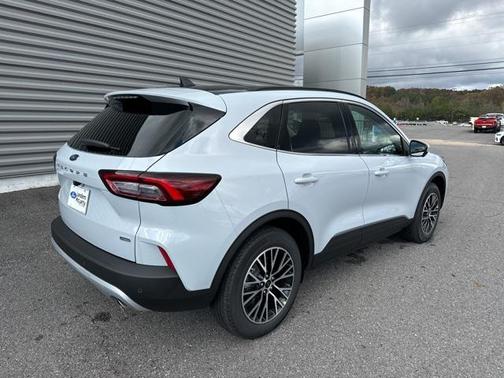 2025 Ford Escape SE