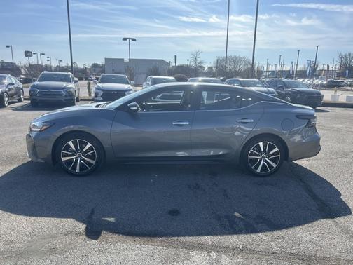 2023 Nissan Maxima SV