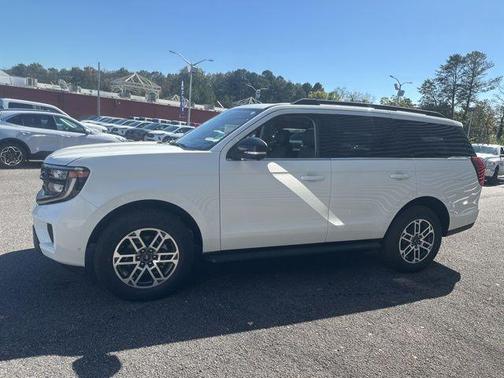 Star White Metallic Tri-Coat 2025 Ford Expedition Active