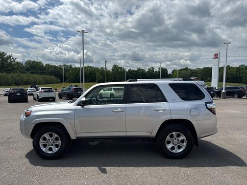 2023 Toyota 4Runner SR5