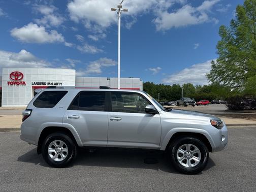 2023 Toyota 4Runner SR5