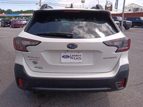 Crystal White Pearl 2021 Subaru Outback Base