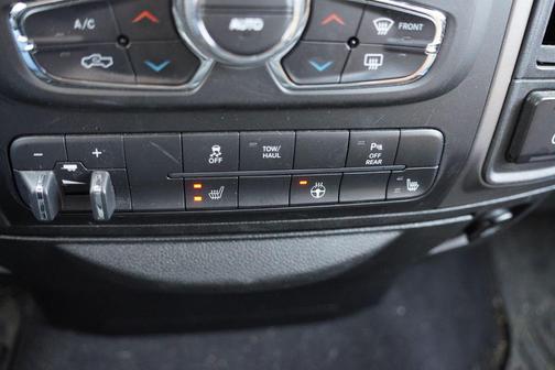 2022 RAM 1500 Classic Warlock Quad Cab 4x4 6'4' Box