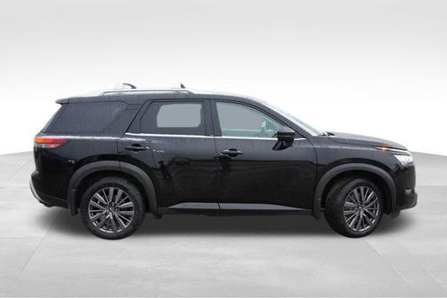 2022 Nissan Pathfinder SL 4WD