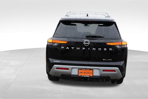 2022 Nissan Pathfinder SL 4WD