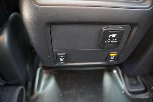 2017 Nissan Pathfinder SL