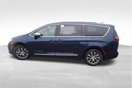 2025 Chrysler Pacifica L