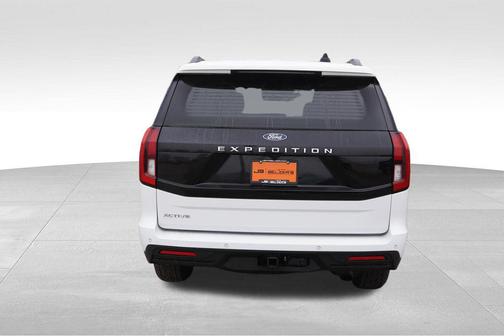 Oxford White 2025 Ford Expedition Active