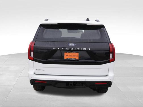 Oxford White 2025 Ford Expedition Active