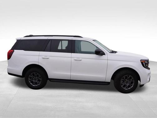 Oxford White 2025 Ford Expedition Active