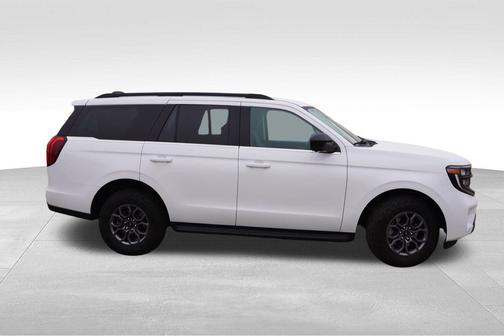 Oxford White 2025 Ford Expedition Active