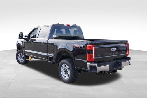 Agate Black Metallic 2026 Ford F-350 XLT