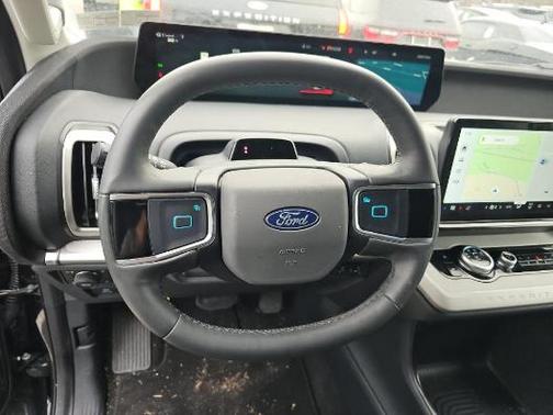 Black Metallic 2025 Ford Expedition Active