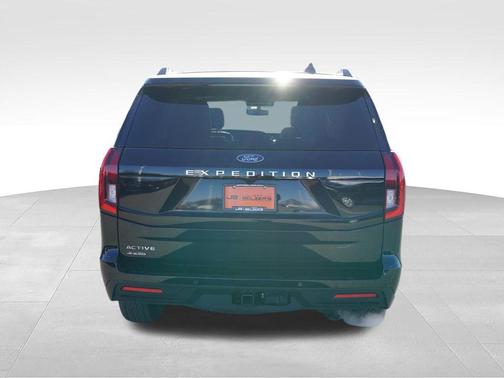 Agate Black Metallic 2025 Ford Expedition Active