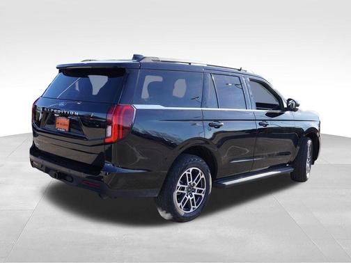 Agate Black Metallic 2025 Ford Expedition Active