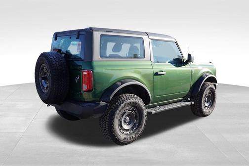 Eruption Green Metallic 2025 Ford Bronco Base