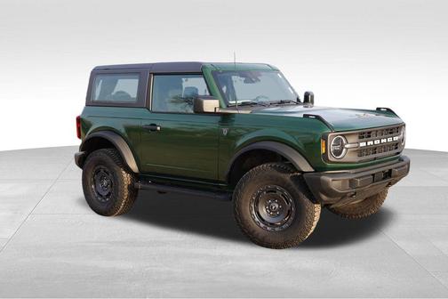 Eruption Green Metallic 2025 Ford Bronco Base