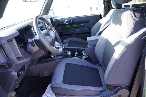 Eruption Green Metallic 2025 Ford Bronco Base