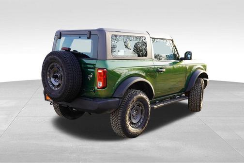 Eruption Green Metallic 2025 Ford Bronco Base