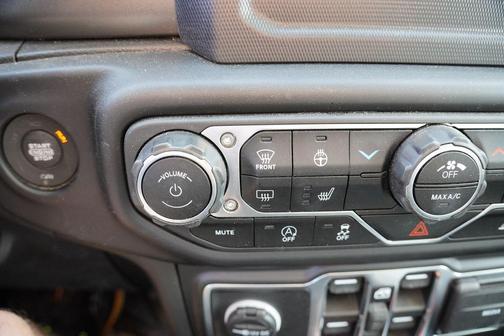 Black Clearcoat 2023 Jeep Gladiator Sport