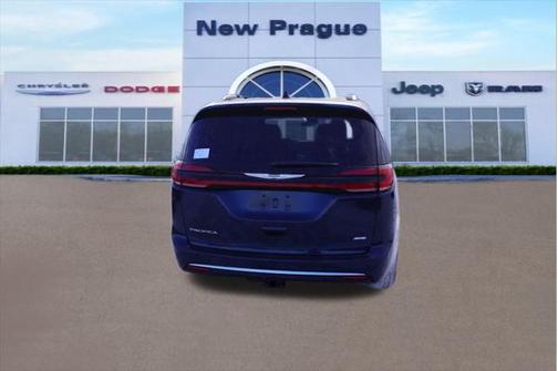 2025 Chrysler Pacifica L