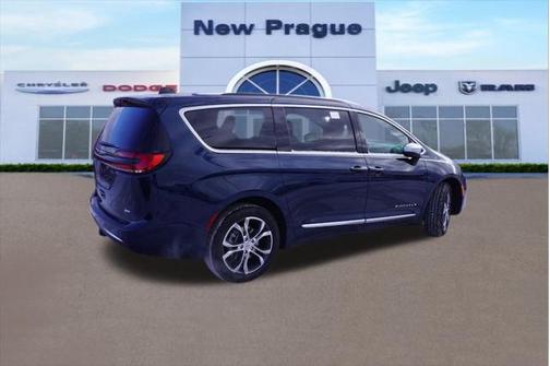 2025 Chrysler Pacifica L