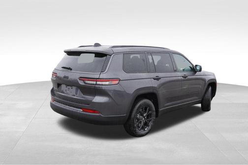 Baltic Gray Metallic Clearcoat 2026 Jeep Grand Cherokee L Altitude